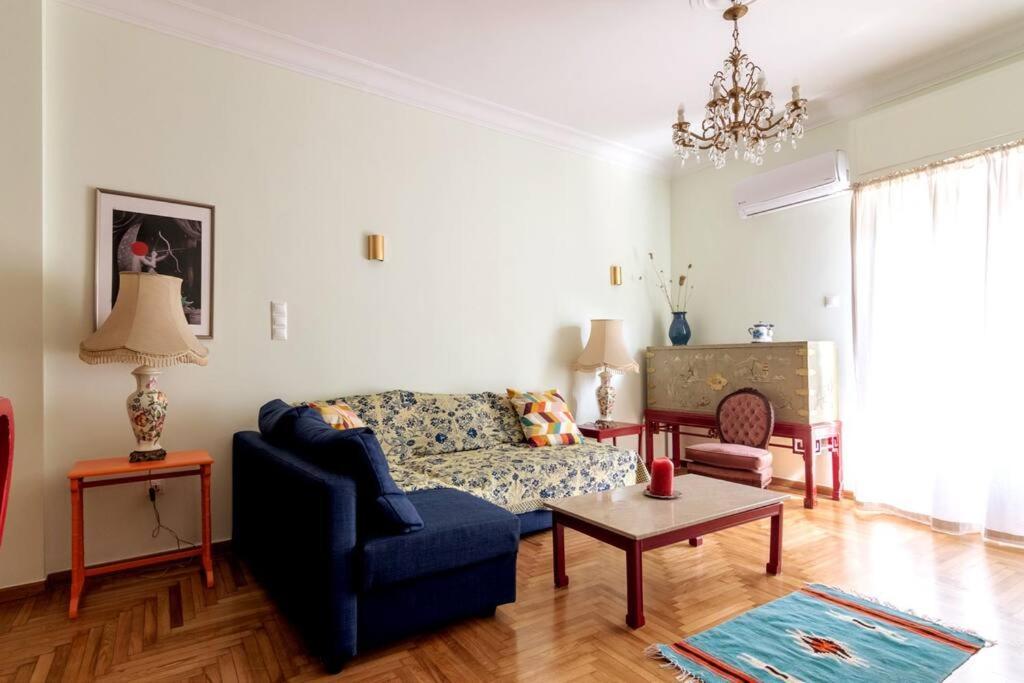 Iphigenia 2 Bedroom Retro Downtown Apartment Atenas Exterior foto