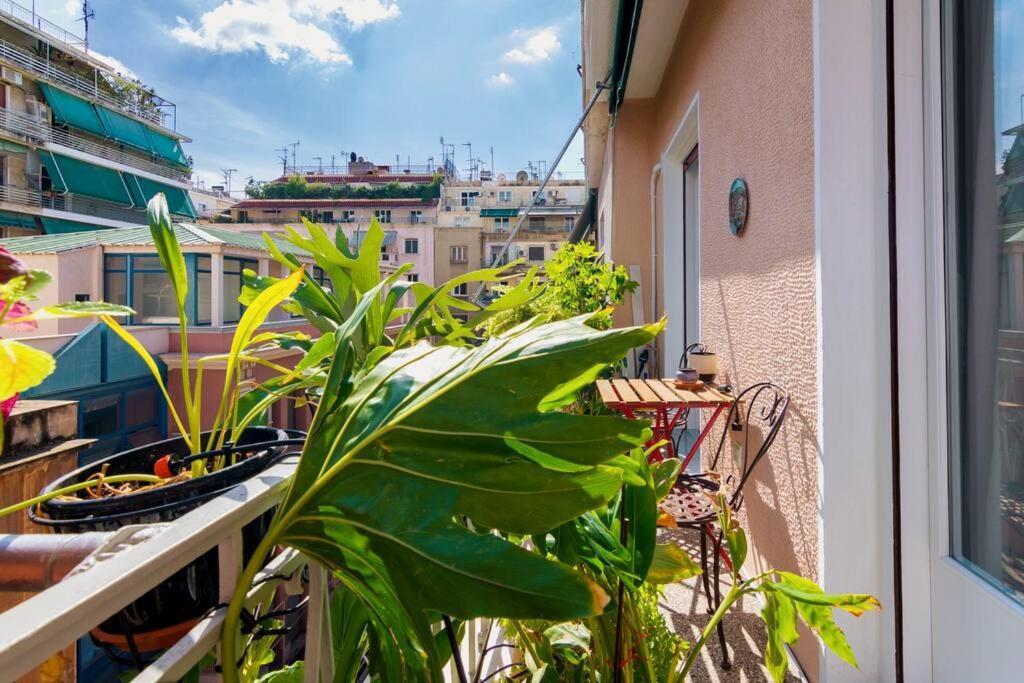 Iphigenia 2 Bedroom Retro Downtown Apartment Atenas Exterior foto